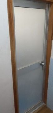 浴室ドアの交換をしました